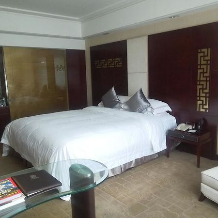 Boya Holiday Hotel Гуанджоу Екстериор снимка