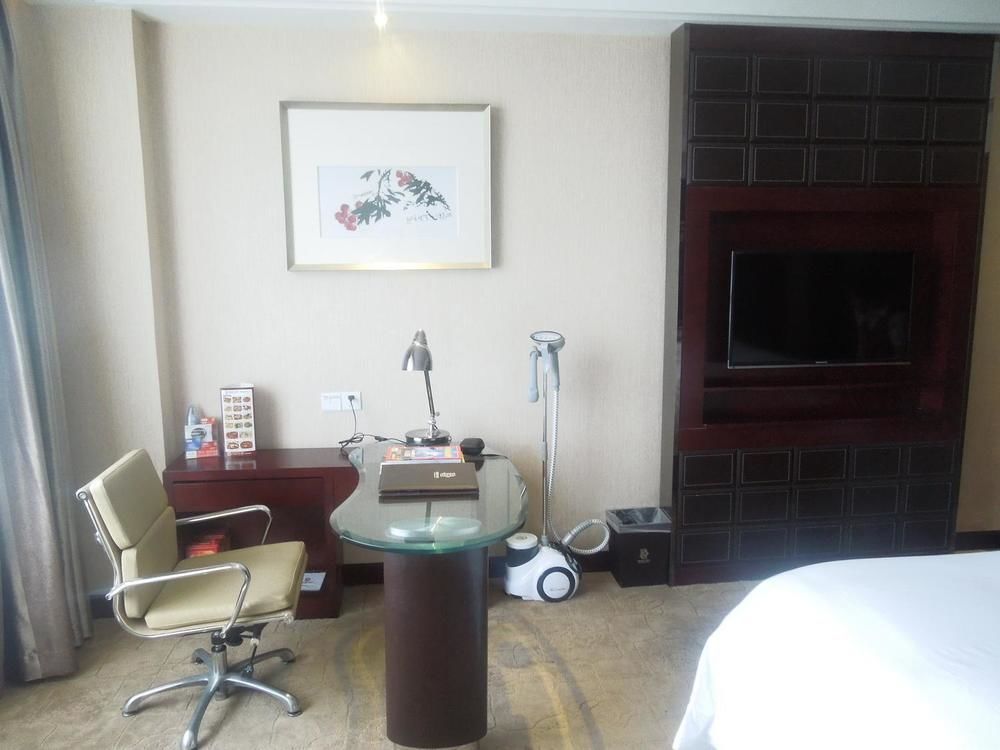 Boya Holiday Hotel Гуанджоу Екстериор снимка