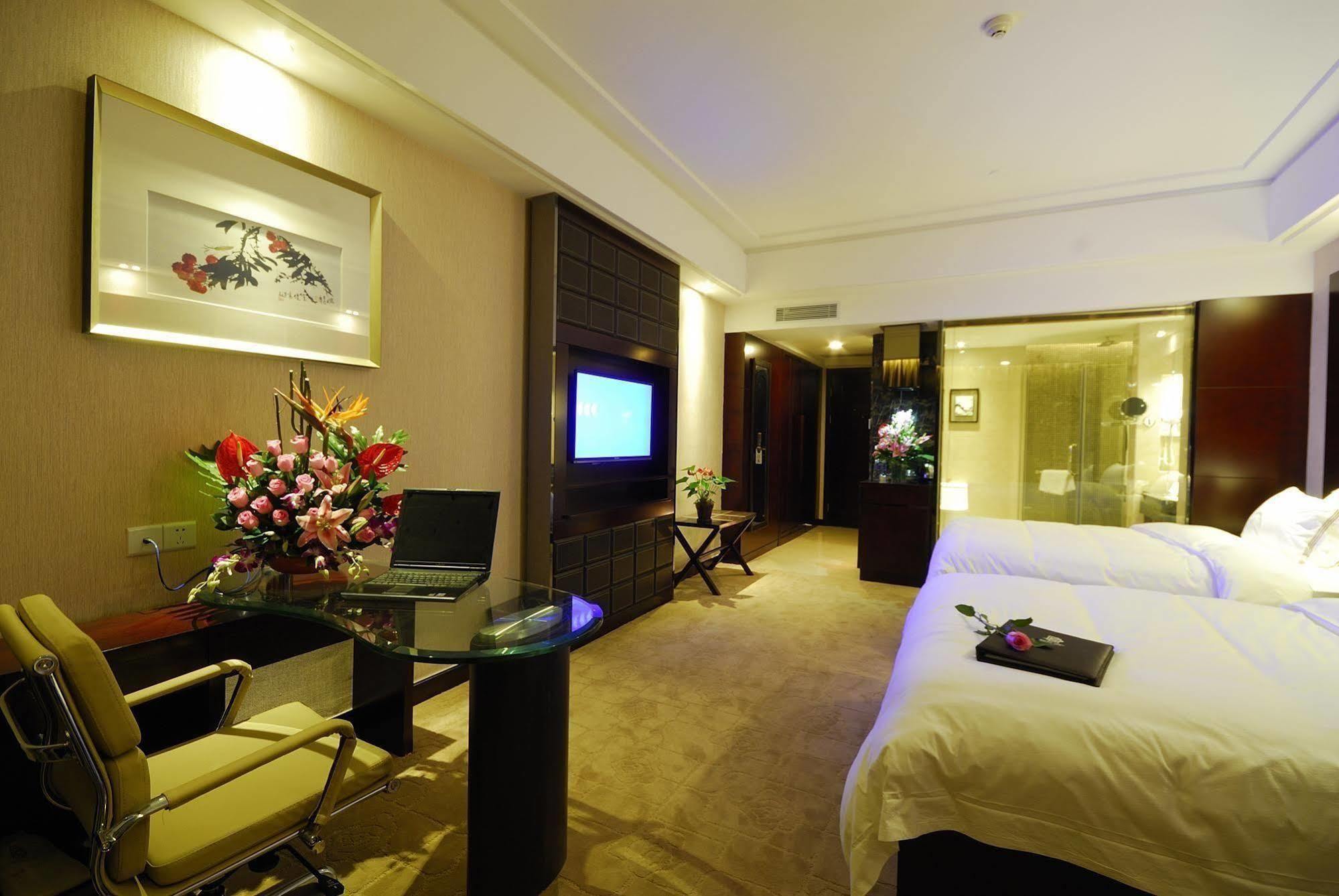 Boya Holiday Hotel Гуанджоу Екстериор снимка